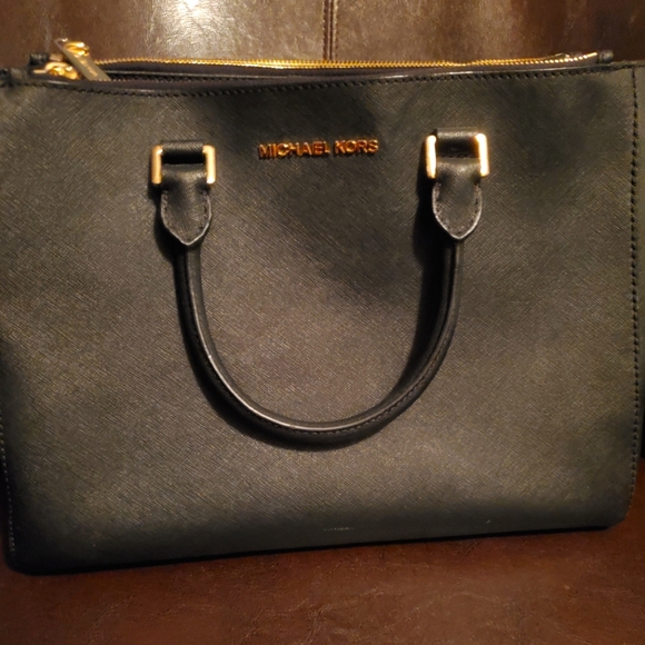MK- Saffiano Leather Large Jet Set Double Zip Tote - Picture 1 of 15